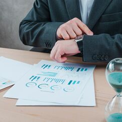 Обложка курса 'Обучение взрослых: эффективные методы и адаптивные стратегии'